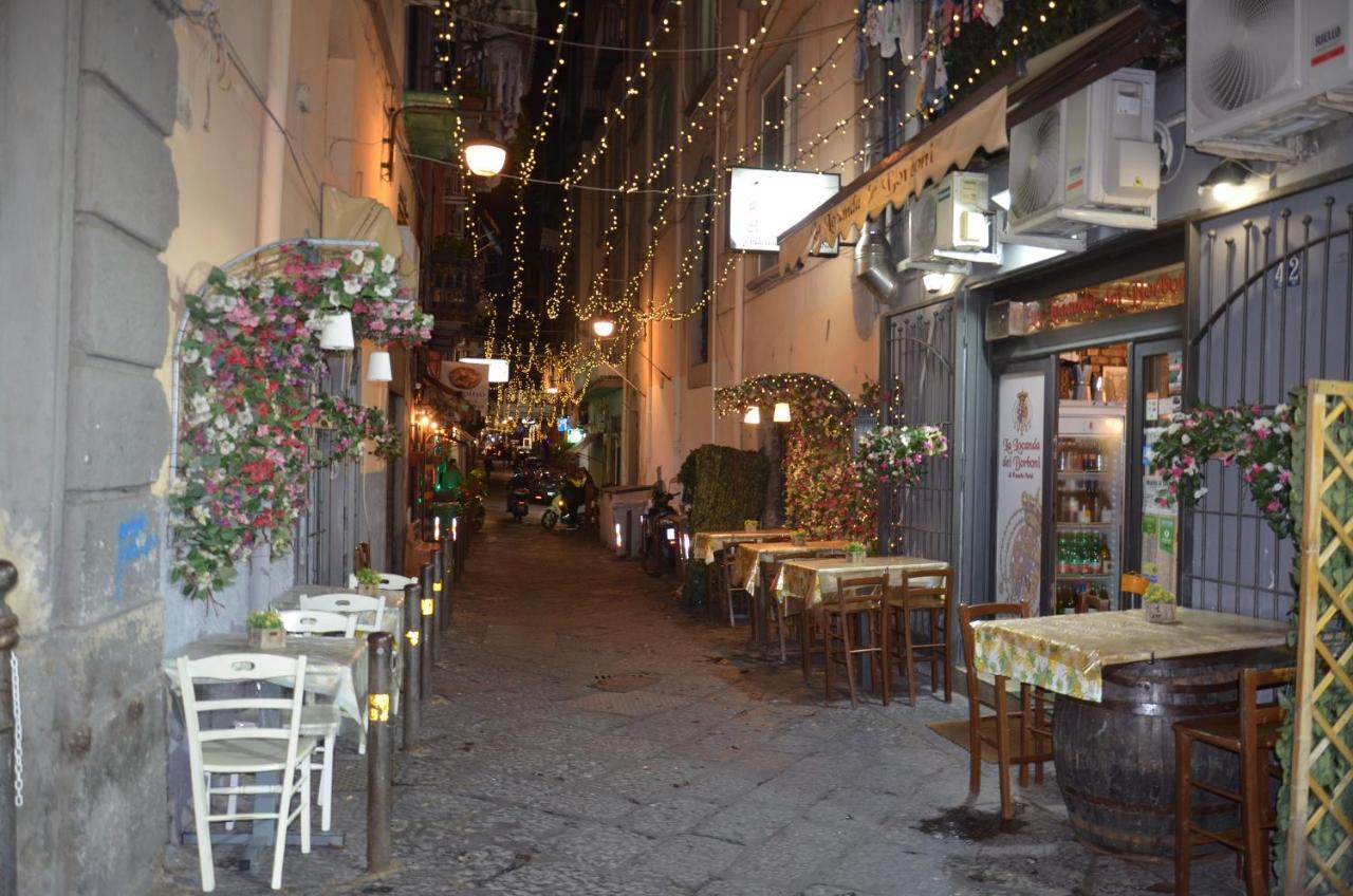 La Casa Spagnola Napoli Exteriör bild